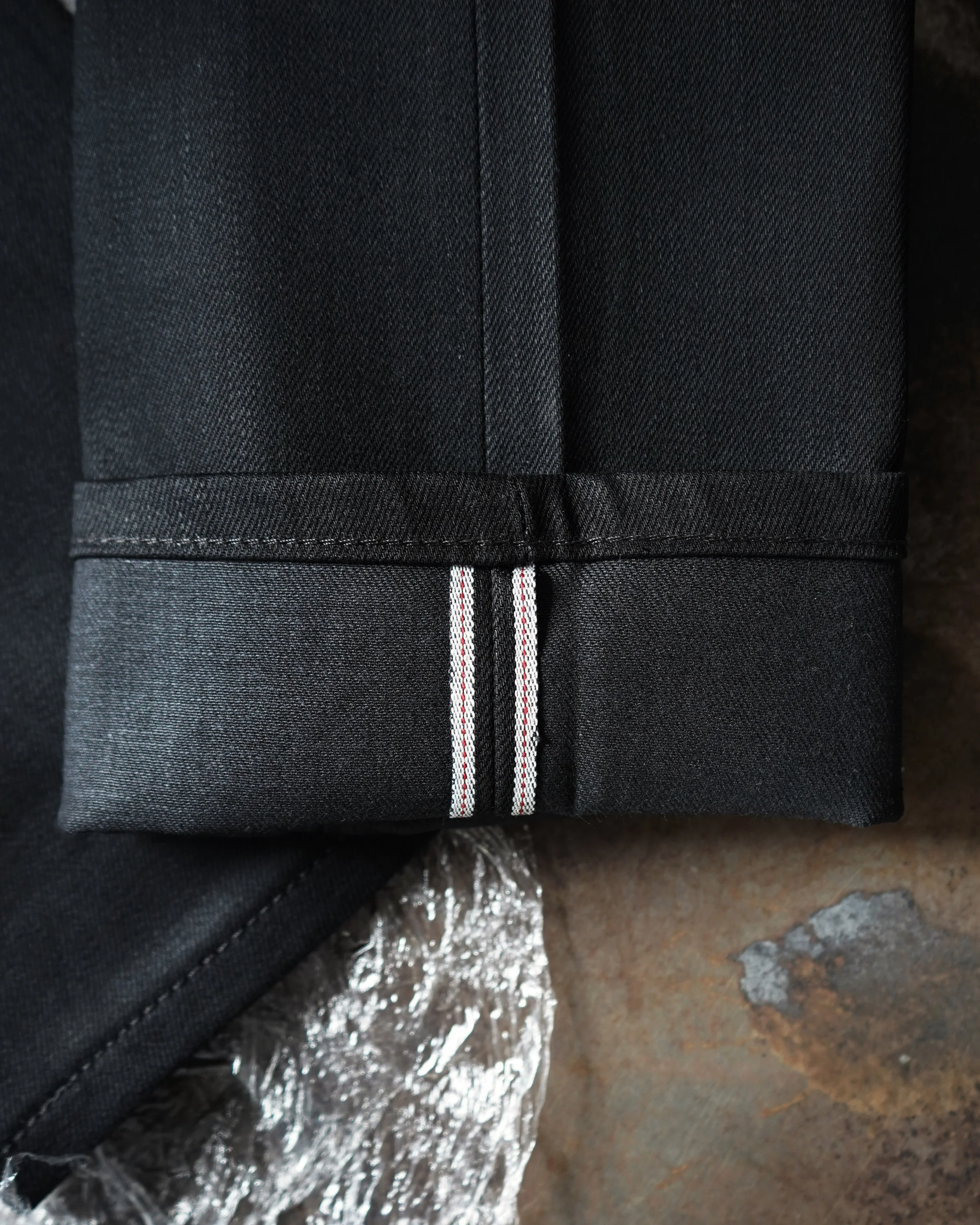 WEIRDO ベスト　ブラック Weird Guy - Black Cobra Stretch Selvedge | Naked & Famous